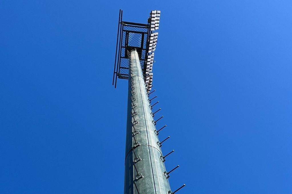 Torres poligonais monotubulares Technomast